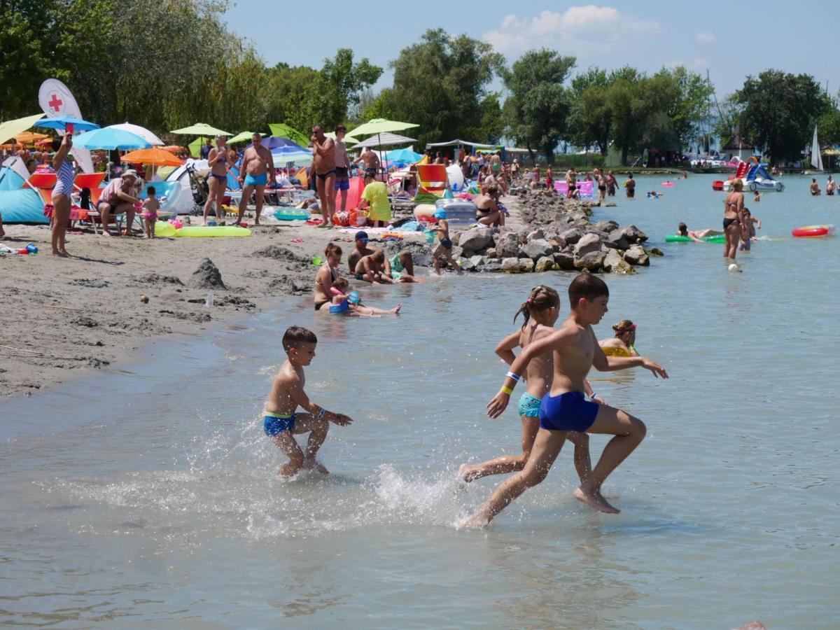 Apartment In Balatonlelle 40765 מראה חיצוני תמונה